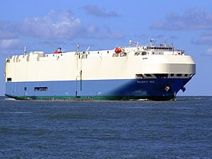 3-Felicity_Ace_photo1jpg