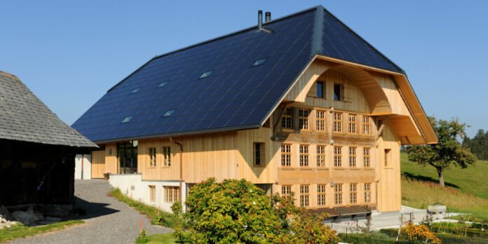 3S-Solar_Plus_AG_Indach_Photovoltaik-Anlage_Schweiz-e1680702165118jpg