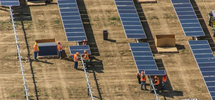 Canadian_Solar_Mustang1_constructionjpg