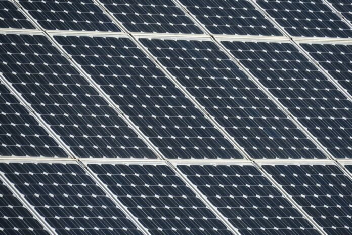 solar-panel-3695660_1920-1200x800jpg
