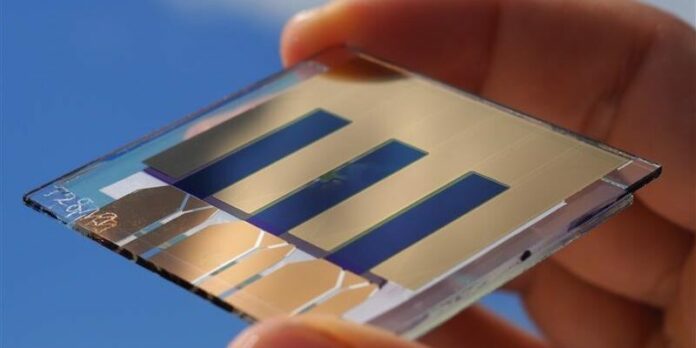 record-cell-organische_Photovoltaik_FraunhoferISE-e1689674039984jpg